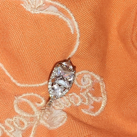 Diamond ring - Picture 3 of 3